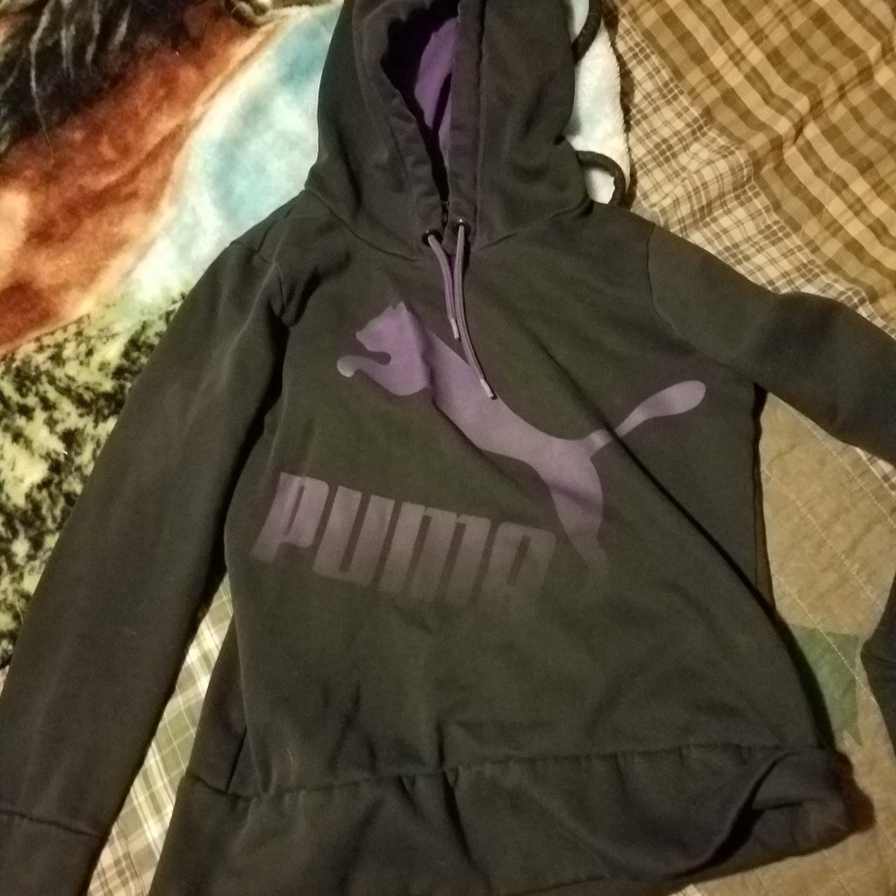 Large womens puma sweatshirt